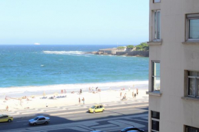 Pineapples F16 - Luxuosa cobertura em Copacabana com vista para o mar